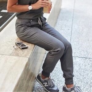 Figs Zamora Jogger Scrub Pants in Graphite Gray Size X-Small Tall Gently Used